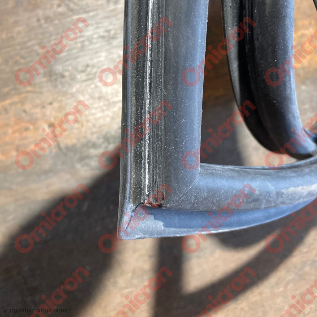 Fulvia S2 Zagato front screen seal SCREENSEAL