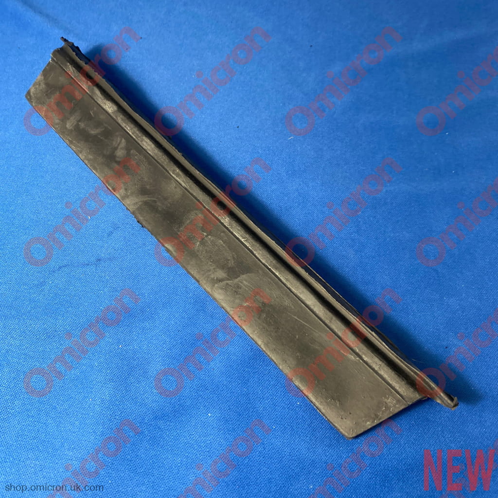 Fulvia fixed front quarter light rubber base mount LH QUARTERLIGHTMOUNT