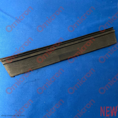 Fulvia fixed front quarter light rubber base mount RH QUARTERLIGHTMOUNT