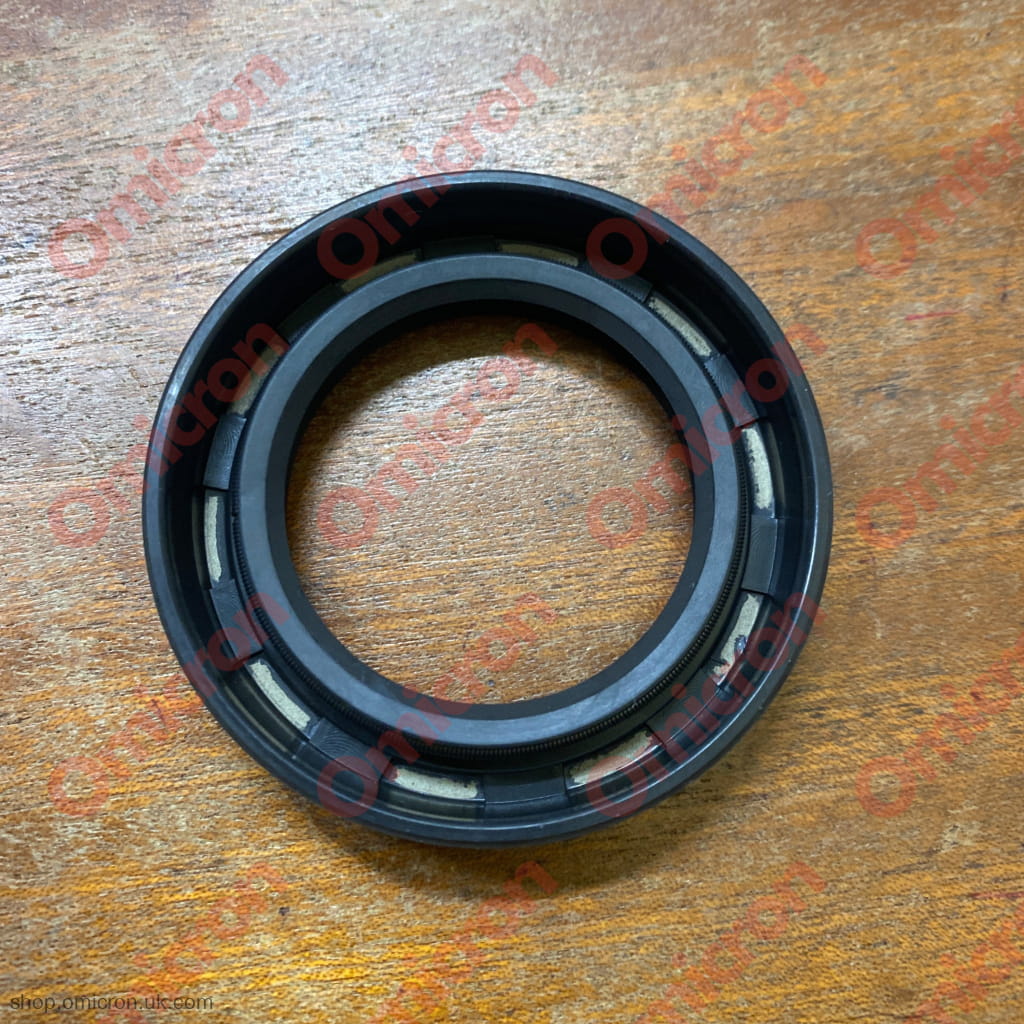 Gamma gearbox output shaft seal RH (early) CLUTCHGEARBOXSEAL