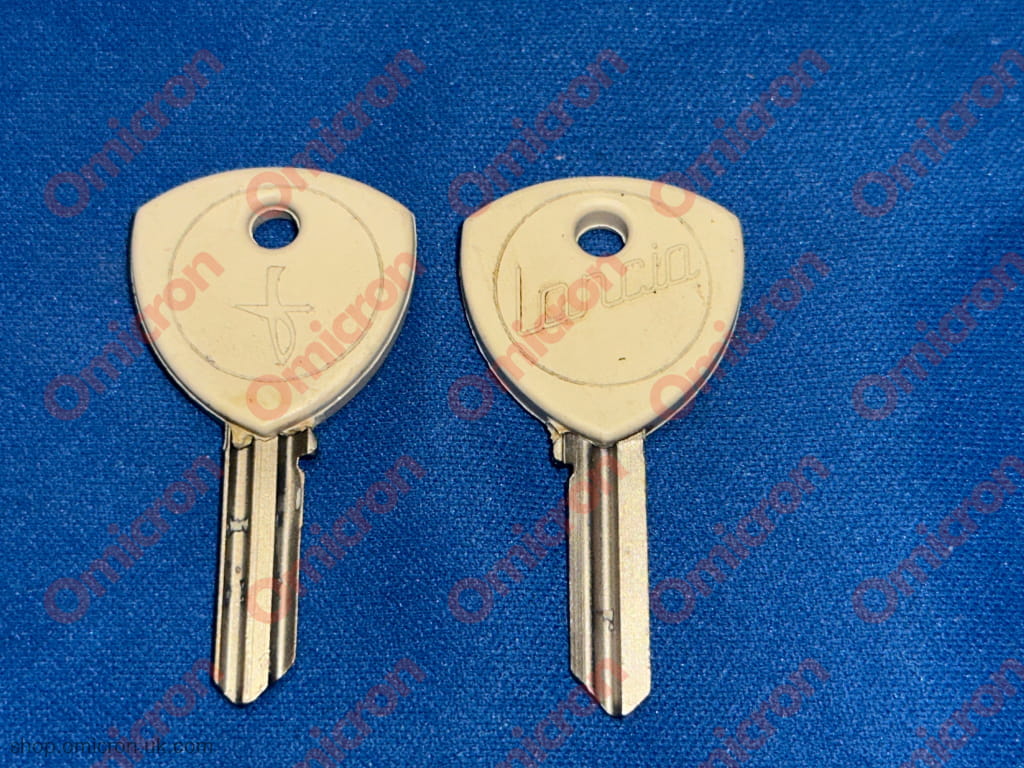 Lancia black & white key blanks White head - Double Groove - with F KEYBLANK